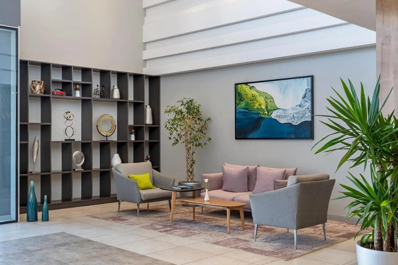 Adagio Aparthotel Jeddah Malik Road 4*,